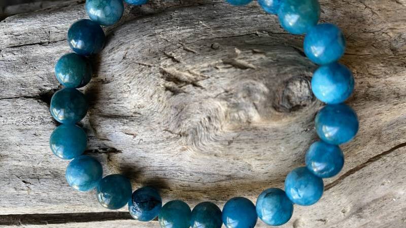 Comment porter et entretenir vos bijoux en pierres naturelles